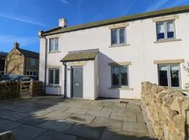 No 8 Cairn Cottage