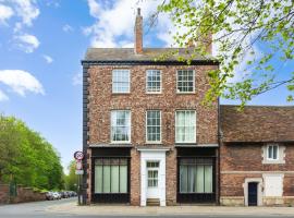 Bootham Court Grade II duplex apartment with free parking & Wi-Fi - sleeps 2-6 people，位于约克的公寓