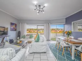 Madriko 23 - Spacious Midtown Langebaan Beach Apartment