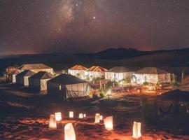 Fantastic Luxury Camp，位于梅尔祖卡的酒店