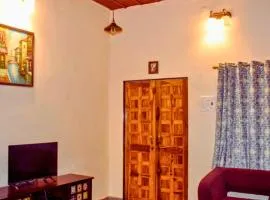 Karjat Hills - Refreshing Farmstay with courtyard & mountain views