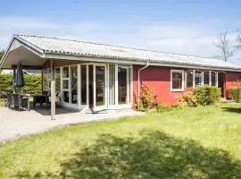 Beautiful Home In Middelfart With Wifi