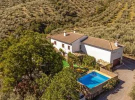 Cozy Home In Castillo De Locubin