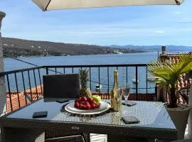 Villa Volos apartment Karmen with roof terrace, sea view, free private parking