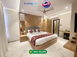 HOTEL SARC ! VARANASI - Forɘigner's Choice ! fully Air-Conditioned hotel with Lift & Parking availability, near Kashi Vishwanath Temple, and Ganga ghat 2，位于瓦拉纳西的酒店