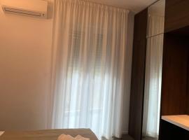 hotel lux，位于米兰马瑞提那的酒店