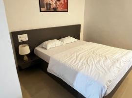 Yummy land guest house，位于因帕尔的酒店