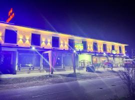 MG Kitchen Banquet，位于Kathua的酒店