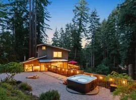Redwood Oasis - Luxe Santa Cruz Cabin with Hot Tub