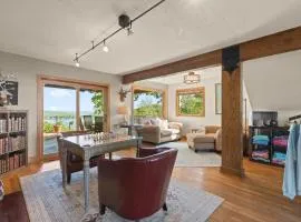 Roadrunner Inn and Log Cabins