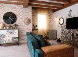 Appart hôtel le 8 La Suite & Spa - parking gratuit -，位于马孔的酒店