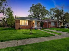 Queen G2 Mansion home，位于Inkster的酒店
