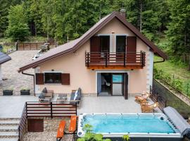 Holiday house with a swimming pool Mrkopalj, Gorski kotar - 23125，位于马考巴尔贾的酒店