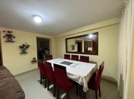 Apartamento en Huaraz，位于瓦拉斯的酒店