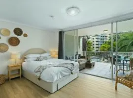 Central Coastal Studio Apartment with Pool View