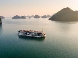 Indochine Cruise Lan Ha Bay Powered by ASTON，位于下龙湾的带按摩浴缸的酒店