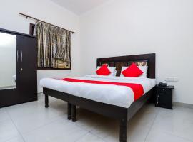 OYO Hotel Shiv Shakti Inn Near Kamal Cinema，位于新德里Safdarjung Enclave的酒店