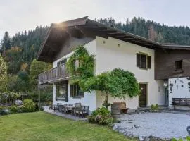 Stylish holiday apartment in Leogang Salzburgerland near ski area