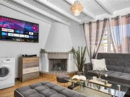 Dennis City Center Elegant Apartment (2)