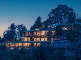 Yak and Yeti Inn，位于拉尼凯特的酒店