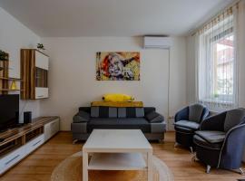 Six Corners - Sunny Corner，位于佩奇的带停车场的酒店