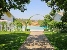 River Estates Luxury Resort & Spa，位于卡尔贾特的度假村
