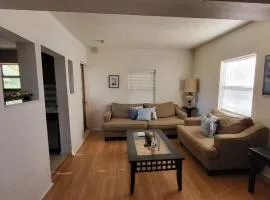 U2 - Private 2BR Walkup APT in DT PHX with pkg