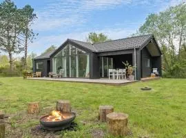 Cozy Home In Rødby With Kitchen