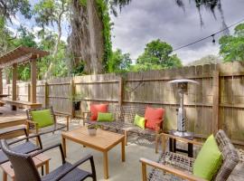 Home in Beaufort Historic District with Private Yard，位于博福特的乡村别墅