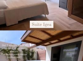 SHAH Rooms&relax，位于塔兰托的酒店