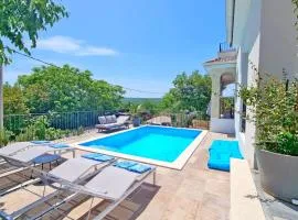 Luxury apartment Viktorija with private pool