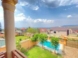 Luxurious very spacious 6 bedrooms villa with pool located in Gacuriro,close to simba center and a 12mins drive to downtown kigali