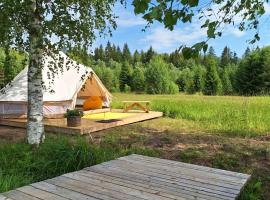 Romantiline glämping Setomaa looduses，位于Leimani的酒店