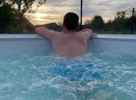 Sielanka Glamping，位于Pobiel的酒店