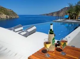 Superb Kefalonia Villa | Villa Allen | 1 Bedroom | Seafornt | Spectacular Sea Views | Private Outdoor Infinity Pool | Assos