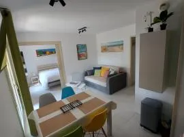 Appartement résidence 3 étoiles, 50m du lac, WIFI, jardin terrasse sans vis-à-vis, 1 à 4 pers, kit bébé possible