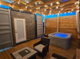 Matchbox desert oasis hot tub, pet friendly!