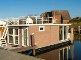 Houseboat Lemmer 4-6 persons