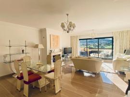 Sunny Retreat with Stunning View，位于索托格兰德的公寓