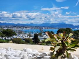 Studio Balcony Sea View - 6th floor - FAME MARINA BAIE DES ANGES，位于卢贝新城的度假短租房