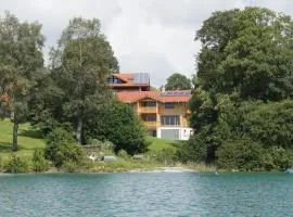 Tolles Ferienhaus in Dietringen mit Schönem Balkon und Neben dem Strand