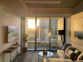 Luxury Apartment in Popular NewActon Precinct-City - Hosted by CanStay