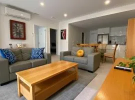 2BR Light Filled and Cosy Apartment - Hosted by CanStay