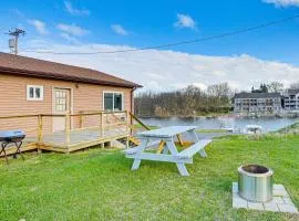 Michigan Manistee River Cabin about 1 Mi to Downtown