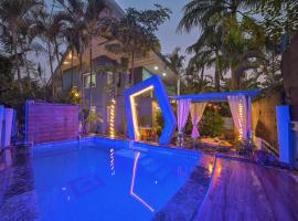 Fortune Villa by Tropicana Stays，位于罗纳瓦拉的带按摩浴缸的酒店