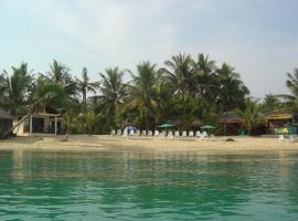 月亮小屋酒店，位于湄南海滩的酒店