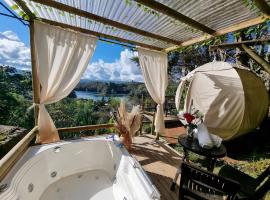 Levit Glamping - Hotel Guatapé Peñol，位于瓜塔佩的酒店