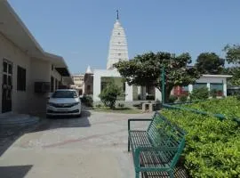 Radha Madhav Ashram Vrindavan