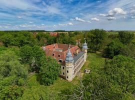 克洛碧洛维萨宫殿酒店，位于弗罗茨瓦夫省孔蒂Rycerski Golf Club in Krobielowice附近的酒店