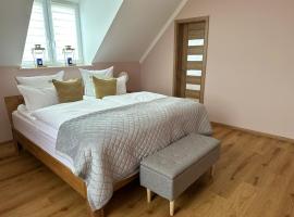 3-Zimmer Wohnung für Familien & Gruppen, gemütliche Atmosphäre, hell und komfortabel，位于博尔纳的酒店